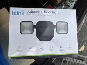 Blink Outdoor 3rd Gen Floodlight wireless 2-year battery HD floodlight with sync - Picture 1 of 1
