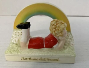 Vtg.Applause1992 Annie “Just Thinking about Tomorrow “ Figurine 4”X5 1/2” - Picture 1 of 6