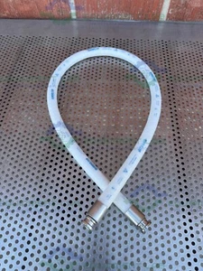 Manguera de silicona Rubber Fab 08RFSV-0500 48" con accesorio sanitario de 1/2" - Imagen 1 de 7