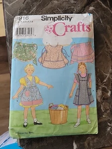 Simplicy 3916 Girls Apron Pattern - Picture 1 of 3
