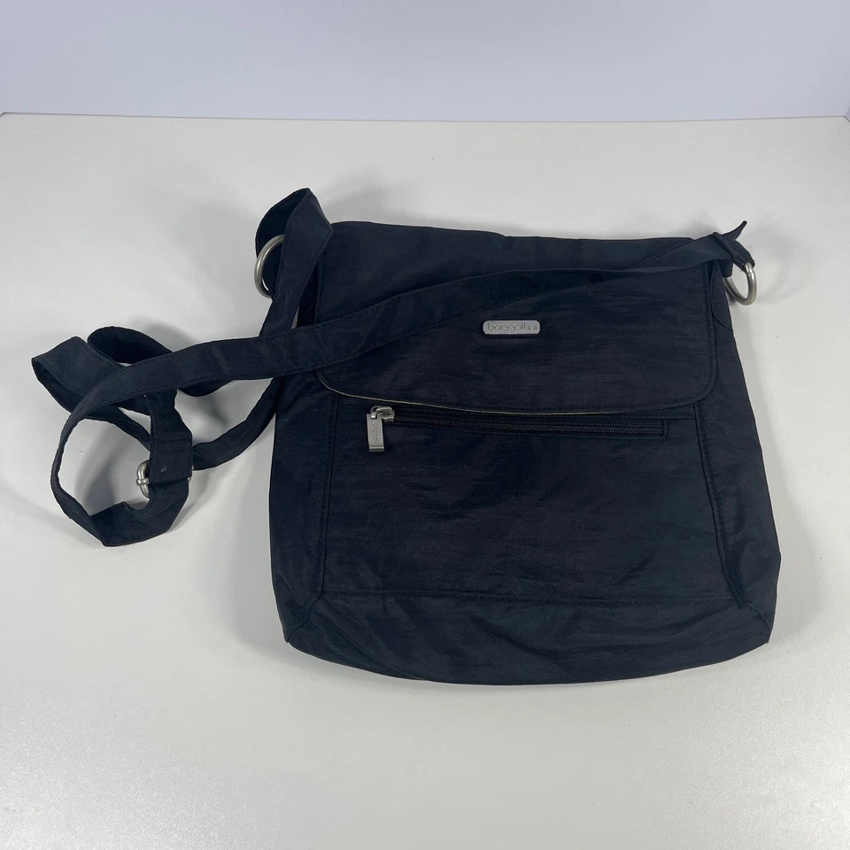 Baggallini Crossbody Bag Black Nylon Casual Lightweight Pockets Travel Vacation - Image 1 of 4