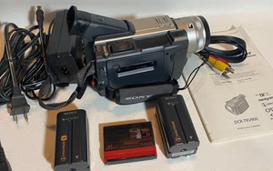 SONY Handycam Vision DCR-TRV900 Silver 48x Digital Zoom MiniDV Camcorder WORKING - Picture 1 of 12