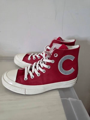 ZAPATOS CONVERSE CHUCK TAYLOR ALL STAR "BIG C LOGO" DE CUERO ROJO DE CAÑA ALTA TALLA W7/M Foto 1 de 4
