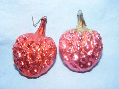 Vintage Christmas Tree Glass Figural Decoration Baubles Strawberries Antique - Image 1 of 2