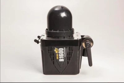 AlienBees? B1600, voltaje UE, Paul C Buff fabricante modificado a 208-245V Foto 1 de 4