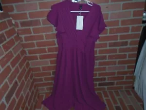 BLOOMCHIC WOMANS VNECK DRESS USA SIZE 14/16 NEW WITH TAGS - Picture 1 of 3