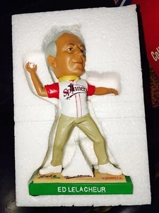 LEER NUEVO EN CAJA MISTERIOSO BOBBLEHEAD ED LeLACHEUR DUEÑO LOWELL SPINNERS 2009 RED SOX - Imagen 1 de 3