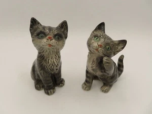 "Lote de 2 Estatuillas de Colección Goebel W Alemania Grises Gatos Ojos Verdes 1 Marca de Abeja 4" - Imagen 1 de 12