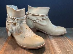 Musse & Cloud Women's Kylie tan leather embroidered Ankle Boots sz 42/11 - Picture 1 of 11