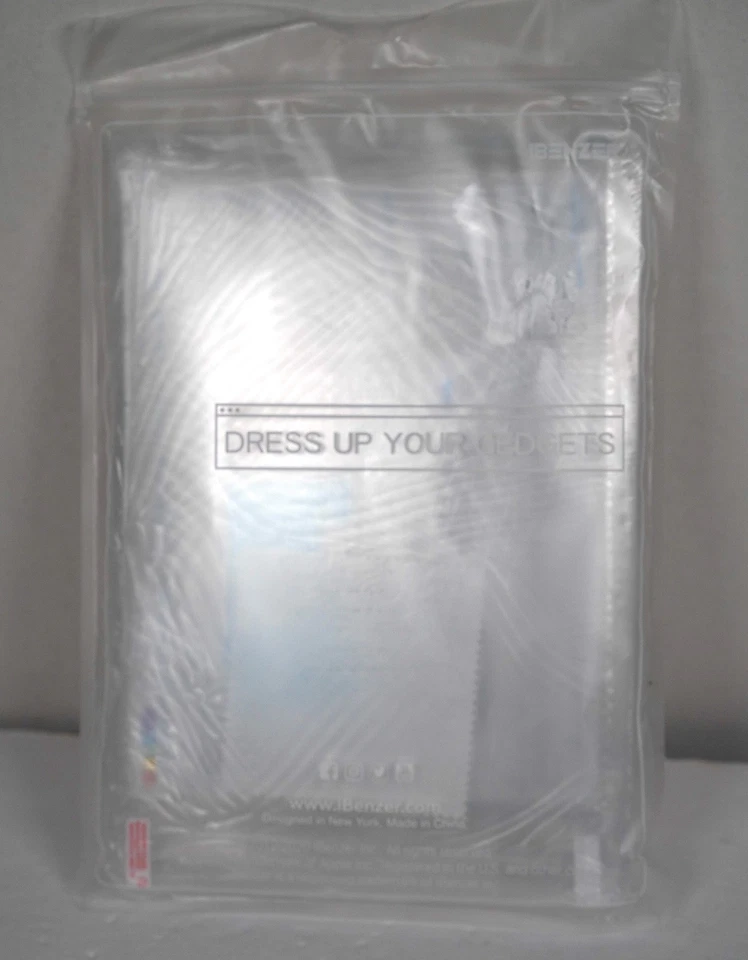 Funda de piel suave Ibenzer para portátiles MacBook Air 13" cristalina Foto 1 de 4