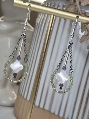 Pendientes de acero inoxidable con cáscara en forma de peridoto natural, amatista y trébol Foto 1 de 4