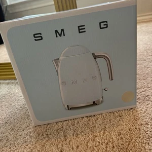 Smeg Electric Kettle Cream KLF03CRUS - Open Box - Picture 1 of 3