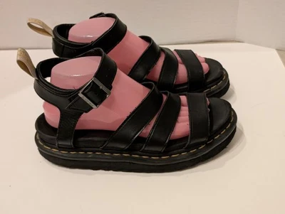  Sandalias para mujer Dr. Martens 8 Blaire Gladiator charol negro  Foto 1 de 4