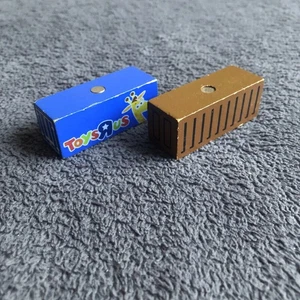 Thomas & Friends Wooden Railway Cargo Car Pieces Lot of 2 - Toys R Us - Picture 1 of 7
