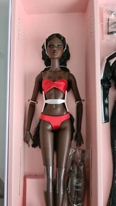 Fashion Royalty Nadha Rhymes Get ready with me new with box and COA - vendue nue - Afbeelding 1 van 6