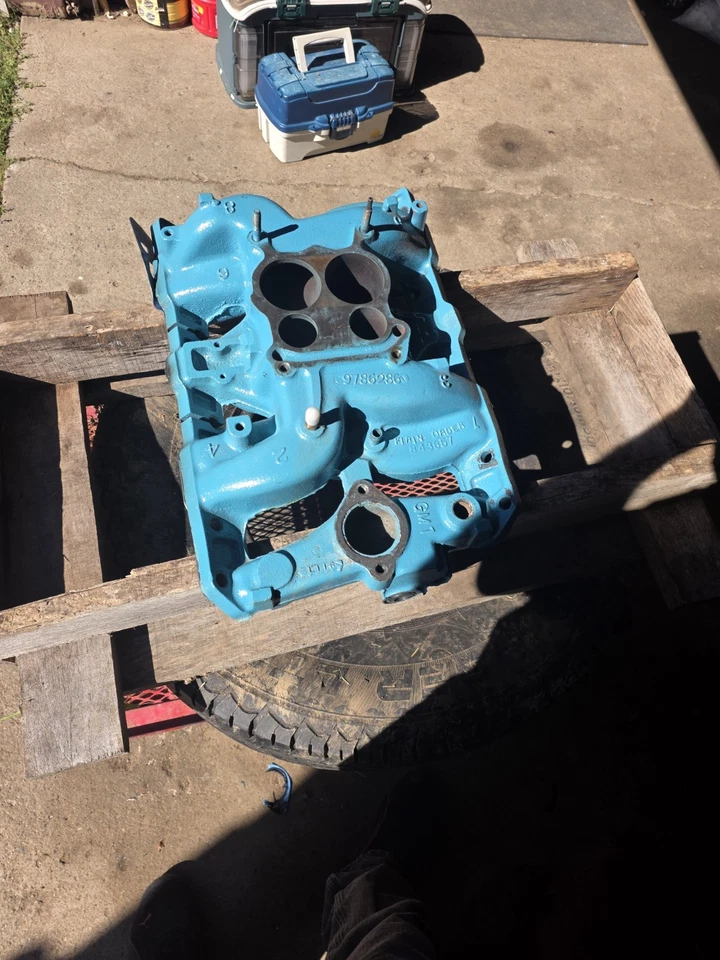 Pontiac 421/400 GTO 1967 colector de admisión Foto 1 de 3