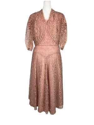 VESTIDO DE COQUETEL VINTAGE DÉCADA DE 1950 RENDA ROSA frisado PROM CAPRICHOSO BARBIECORE ROCKABILLY - Imagem 1 de 4