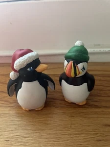 Vintage Christmas Penguin Salt Pepper Shaker Santa Hat 1997 Winter - Picture 1 of 7