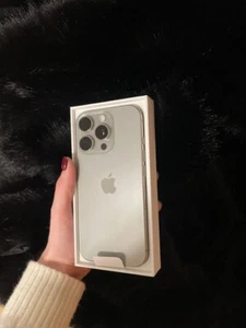 New iPhone 16 Pro 256 GB Grey with cable (Bought in Apple Store) - Photo 1/7