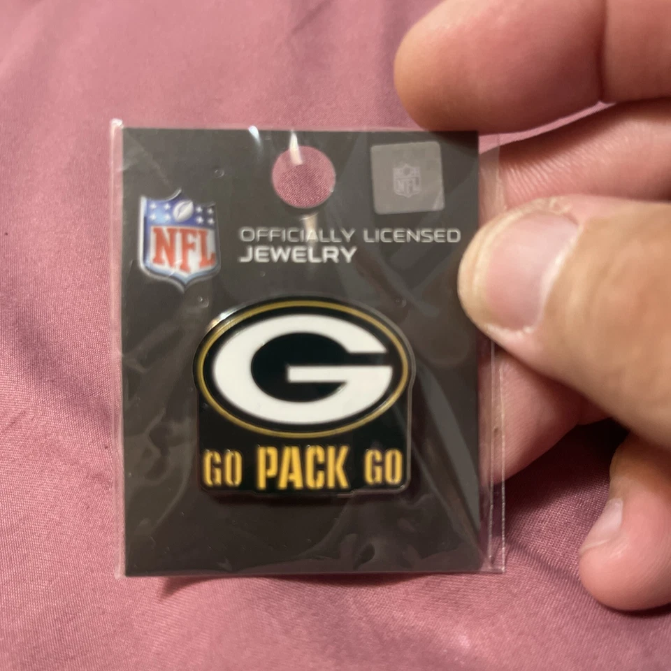 Green Bay Packers SLOGAN Pin NFL - Image 1 of 1