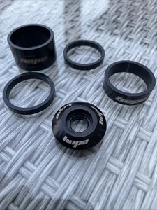 Hope Stem Spacers And Top Cap. Black - Picture 1 of 3
