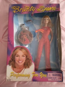 Britney Spears Puppe ~ Grammy 2000 Red Suit Performance ● NRFB - Bild 1 von 7