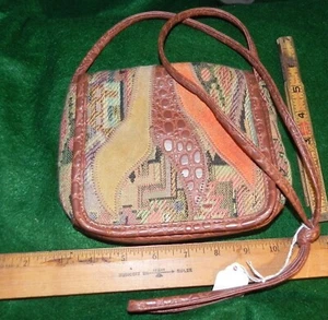 Women's Crocodile Adjustable Strap Crossbody Bag - Picture 1 of 6