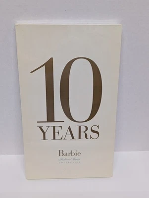 Libro Muñeca Barbie BFMC Silkstone 10 Años NUEVO Foto 1 de 3