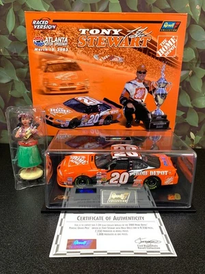 REVELL TONY STEWART #20 HOME DEPO ATLANTA MOTOR SPEEDWAY 2002 GRAND PRIX 1:24 - Image 1 of 4