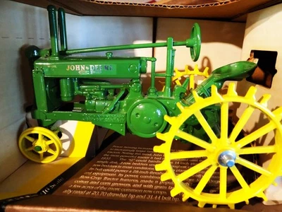 Ertl #548 - JOHN DEERE 1937 Model "G" TRACTOR ~ 1/16 Scale Die Cast ~ MINT NIB* - Image 1 of 4