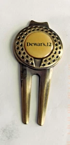 Dewar's 12 Scotch Whiskey Golf Divot Tool magnetischer Ballmarker Messing 3" lang - Bild 1 von 1