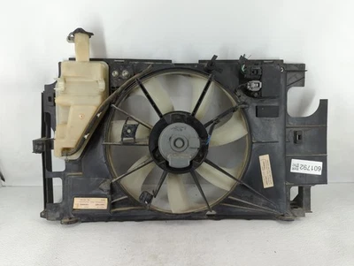 Conjunto de motor ventilador radiador izquierdo Toyota Prius FYDRC Foto 1 de 4