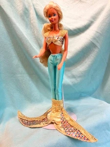 VINTAGE DRESSED BARBIE MERMAID DOLL - TURQUOISE PANTS, GOLD TOP & MERMAID TAIL - Picture 1 of 6