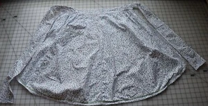 9811 Vintage 1950's half apron, blue/black seismic waves on white - Picture 1 of 2