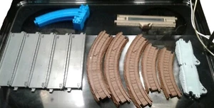 TOMY Thomas & Friends Trackmaster Lot Train Blue Gray Brown Track pcs. Assorted - Picture 1 of 7
