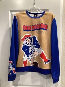 New England Patriots Sweatshirt – Vintage Logo, Men’s Small Classic Retro NFL - Picture 1 of 6