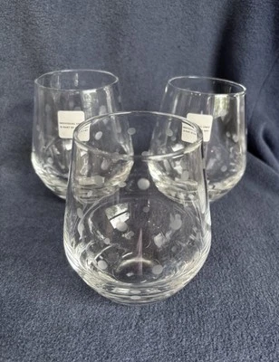 Juego de 3 copas de vino tinto sin tallo grabadas Kate Spade Larabee Dot de Lenox 12 oz Foto 1 de 4