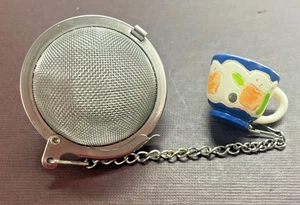 Bola de infusión de té de malla única con mini colgante de taza de té - Imagen 1 de 9