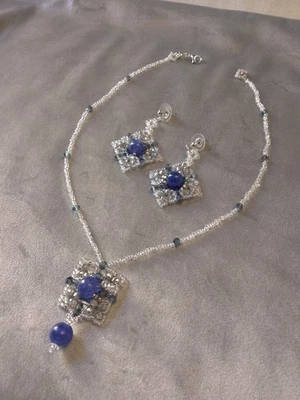 Set Collana Ciondolo Orecchini Stile Vintage Anni 20 Art Decò Pietre Apatite Blu - Immagine 1 di 4