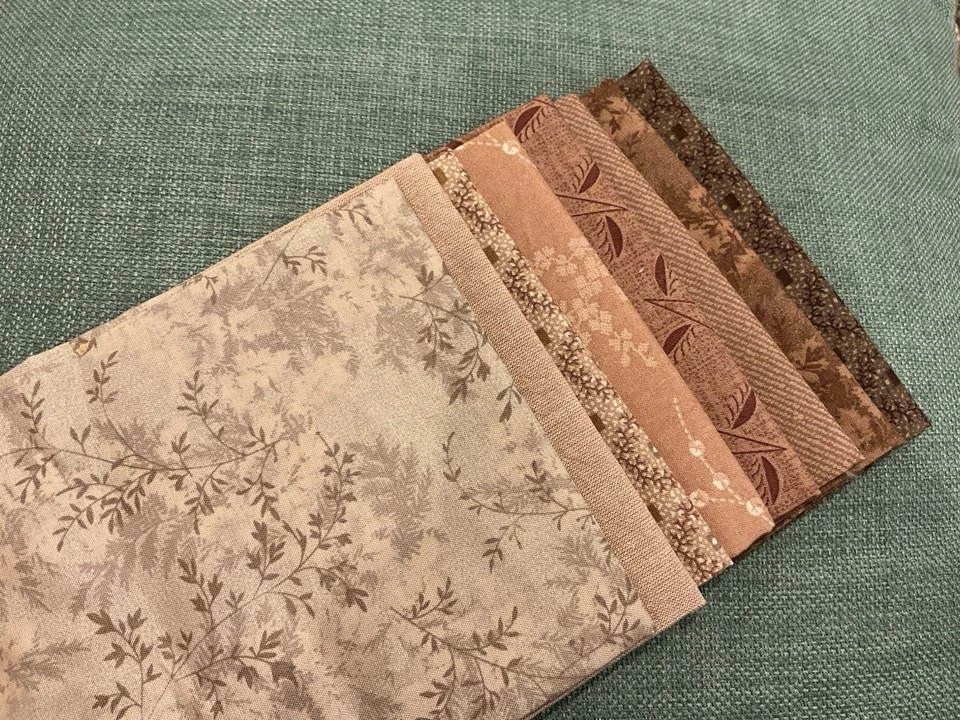 Lecien’s Mrs. March’s 古董 8 FQ 收藏品桃色棕色 — 第 1/1 张图片