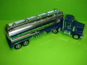 Taylor Made Trucks TMT MARATHON GAS FUEL OIL 1997 Tractor Trailer Tanker 1:32 - Picture 1 of 6