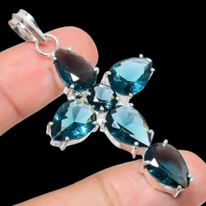 Colgante cruzado de joyería de plata esterlina 925 de topacio azul de Londres hecho a mano - Imagen 1 de 5