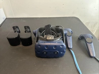 HTC 99HANW00100 VR System - Blue - Image 1 of 4