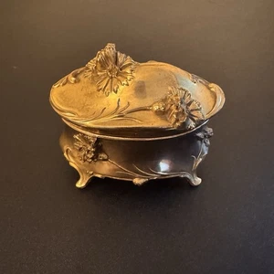 Antiguo ataúd de joyería Art Nouveau de metal con patas para aparador caja 4" - Imagen 1 de 5