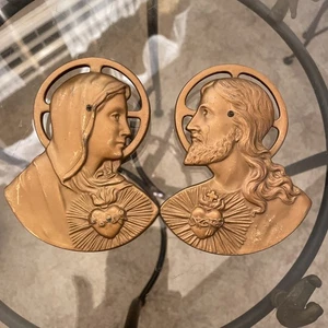 Vintage religiöse Wandtafeln Paar HEILIGES HERZ JESUS & MARIA Guss Gold Metall - Bild 1 von 7