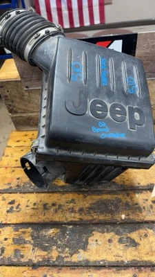 1999-2004 JEEP GRAND CHEROKEE 4.0L AIR CLEANER - Image 1 of 4