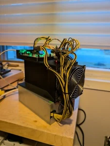 Bitcoin Solo Miner. 2.5TH 200w Tunable. Bitaxe - Picture 1 of 3