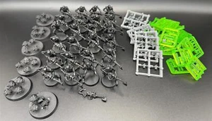 24 Guerreros Necrones 6 Escarabajos Necrones Restos Warhammer 40k - Imagen 1 de 5