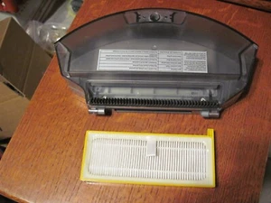 VERY CLEAN - Genuine Shark Robot Vacuum Dust Bin For RV700 RV720 RV750  w/Filter - Picture 1 of 7