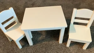 Juego de 3 piezas de mesa y silla de muñeca de juego de madera blanca Guidecraft para American Girl OG - Imagen 1 de 6